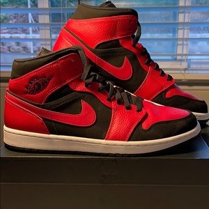 Air Jordan 1 MID Black/Gym Red-White Size 11.5
